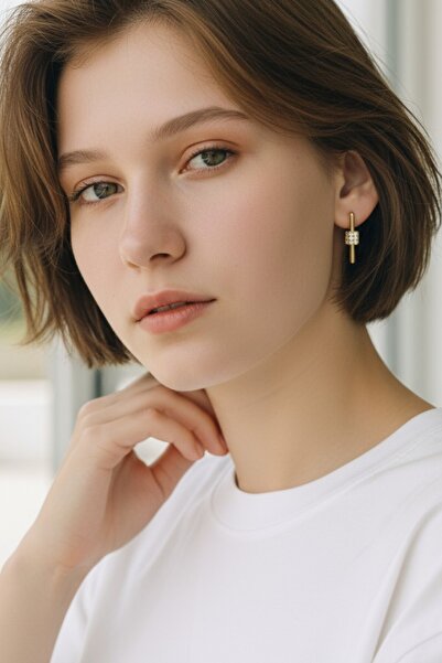 Lorivelle Kadın Zirkon Taşlı Dikdörtgen Çelik Küpe | 14K Altın Kaplama Modern Minimalist Ataç Model