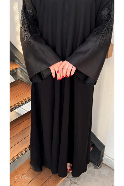 LAMSA ABAYA عباية فاخرة بتصميم كلاسيكي ولمسة عصرية – أكمام مطرزة