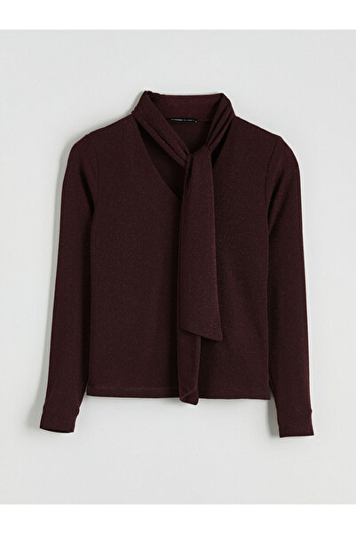 LC Waikiki بلوزة ذات مظهر لامع مع ياقة شال