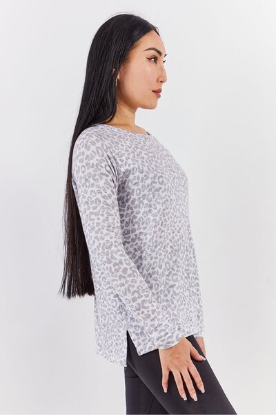 Undiz Women Long Sleeve Allover Print Pajama Top, Grey and White