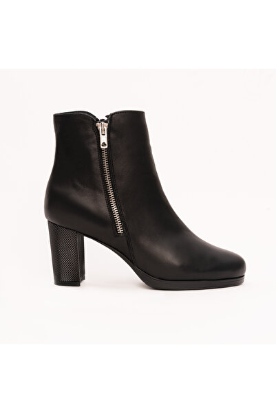 VAGAM Κοντές μαύρες δερμάτινες μπότες με τακούνια