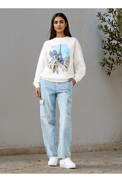 FAV Graphic Print Sweatshirt with Crew Neck