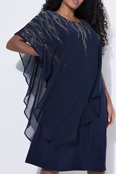 Şans Γυναικείο μεγάλο μέγεθος σκούρο μπλε, ύφασμα σιφόν με πέτρα στο επάνω μέρος, βραδινό φόρεμα 65N39265