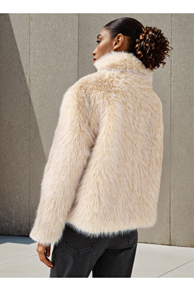 FAV Cropped Fur Jacket with Long Sleeves
