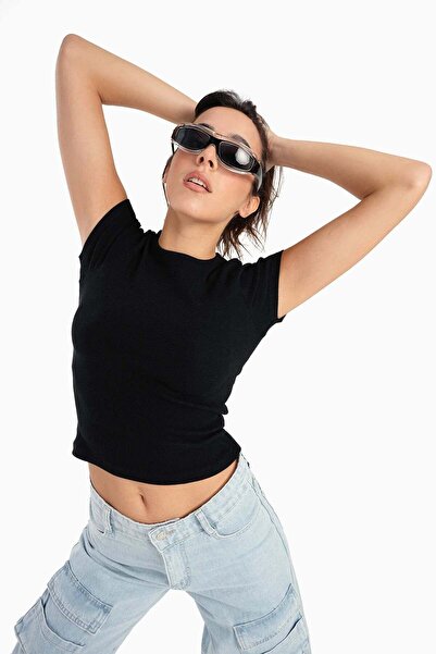 CARINA بلوزة بأكمام قصيرة برقبة دائرية