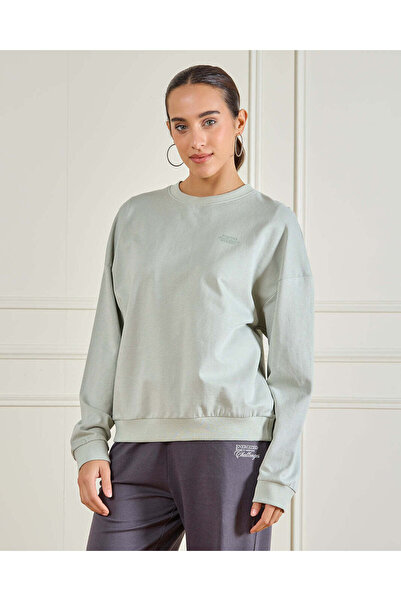 REDTAG سويت شيرت نسائي أساسي باللون الأخضر