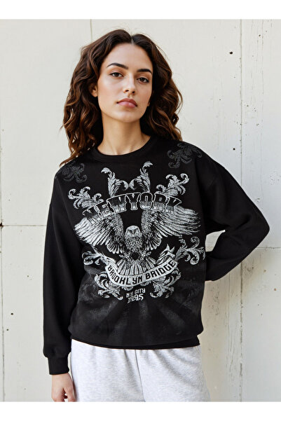 FAV Graphic Print Crew Neck Sweatshirt with Long Sleeves