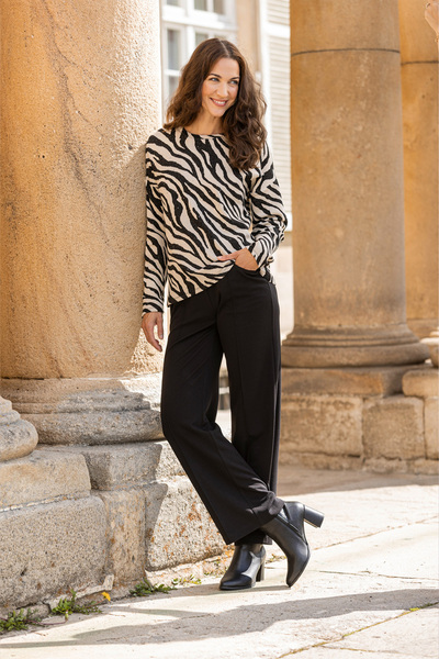 YXL COLLECTION Women's Plus Size Black Ecru Zebra Pattern Crew Neck Long Sleeve Knitted Mom Blouse Sweater