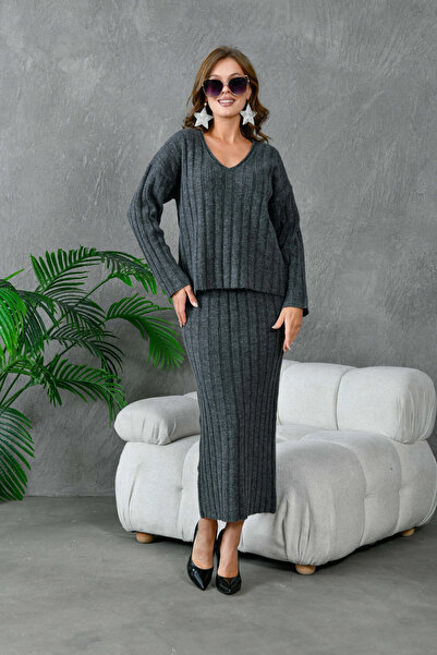 Park Karon طقم تريكو مكون من قطعتين بياقة على شكل حرف V للسيدات قماش مجدّل