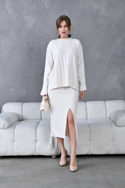 Park Karon Women's Crew Neck Slit Sweater Skirt Two-Piece Knitwear Set