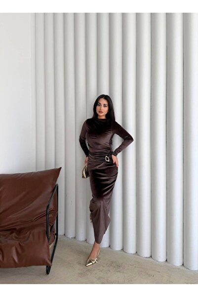 akıncı fashion Kadın Uzun Kollu Gold Detaylı Kadife Drapeli Büzgülü Maxi Kadi...