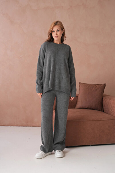 Park Karon Women's Crew Neck Slit Sweater Pants Two-Piece Knitwear Set