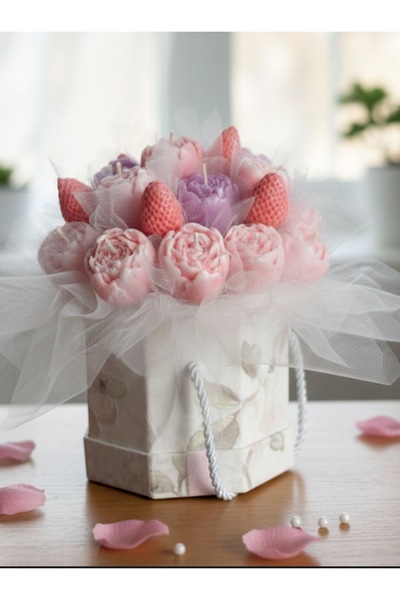 Liora lavin Yılbaşı hediyelik ve sevdiklerinize hediye buketi Çilek ve Çiçek ...