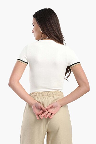 CARINA بلوزة باكمام قصيرة