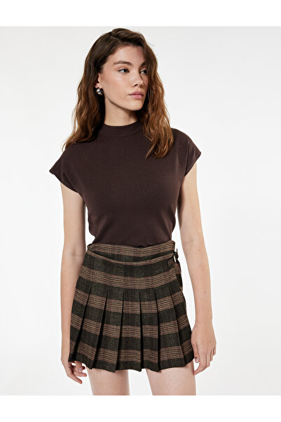 Koton Regular Fit Short Sleeve Lightweight Stand Collar Knitwear Sweater