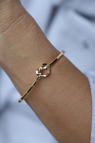 Yenigün Kuyumculuk 14 Ayar Altın Cimarlı Ajda Kalp Düğümlü Kelepçe