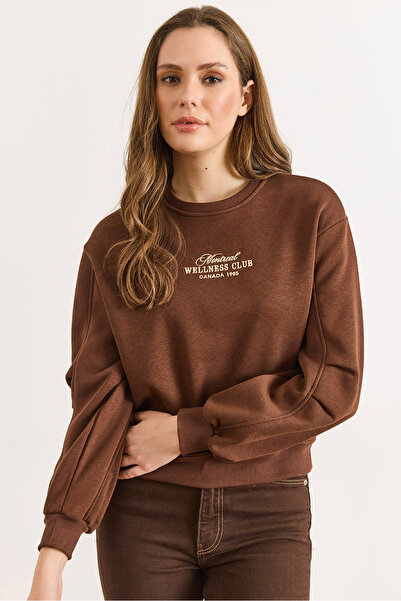 Olalook Γυναικείο φούτερ με λεπτομέρεια σε καφέ χρώμα και κέντημα επένδυση fleece SWT-19000789