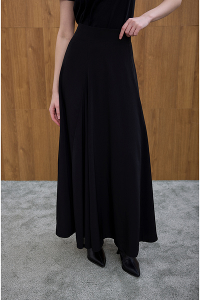 Birgül Bektaş Μαύρη φούστα κρεπ Godeli