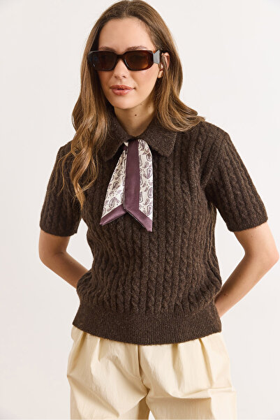 Olalook Γυναικείο πλεκτό πουλόβερ με λεπτομέρεια από κασκόλ Bitter Brown στρογγυλός γιακάς KZK-19001089