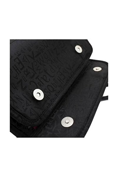 Generic Travel cosmetic bag with a pleated design