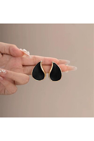 Pelin Aksesuar Black Enamel Gold Drop Earrings