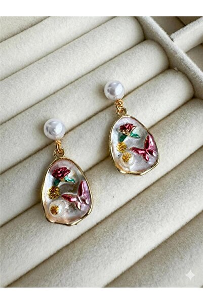 Pelin Aksesuar Beyaz Sedefli Kırmızı Kelebek ve Gül Motifli Vintage Küpe