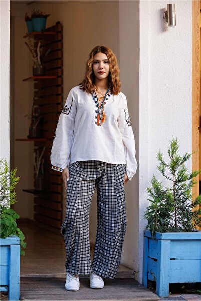 Miss Boheme Black Color Checkered Casual Trousers
