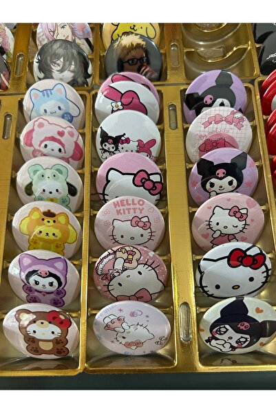 MERLINS OTO Sanrio Karakterli Seçmeli 5 Adet Metal Rozet – Hello Kitty, Kurom...