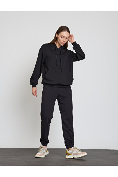 BGN workshop سترة رياضية مريحة بقلنسوة + جيب أمامي