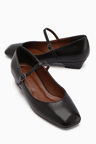 Limoya Yuphin Black Short Heeled Belted Women's Heeled Shoes