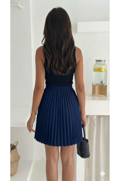 YUSUF CAN KARATAŞ KARATAŞ GİYİM Жіноча темно-синя міні-спідниця з плісированою талією та еластичною талією з атласної тканини, довжина 45 см