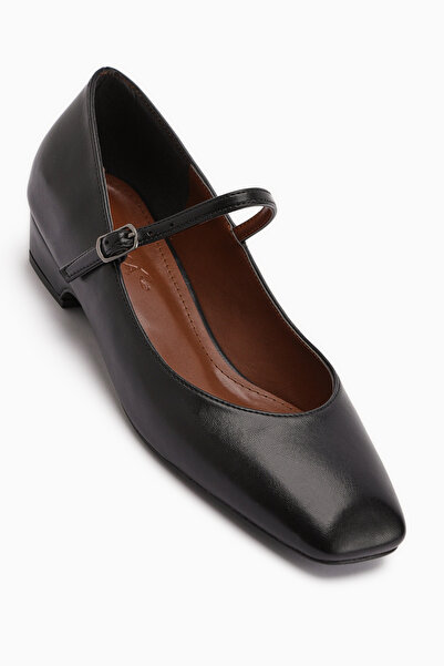 Limoya Yuphin Black Short Heeled Belted Women's Heeled Shoes