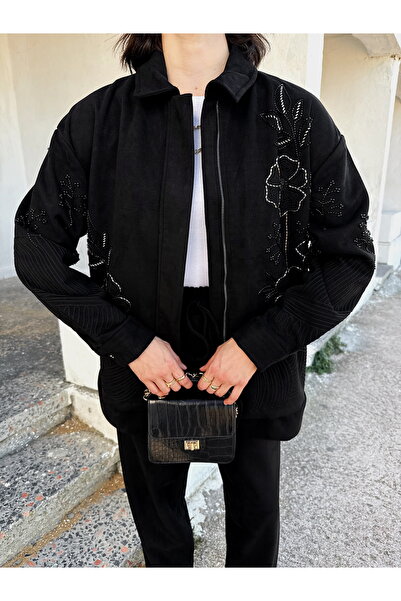 MİA NOURA Γυναικείο μπλουζάκι με κέντημα με χάντρες στο μπροστινό μέρος του μανίκιου από ύφασμα σουέτ μπαμπίρ