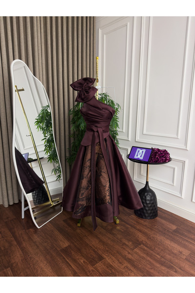 Generic Luxury Mikado midi evening dress - Modern one-shoulder design with a 3D rose - Elegant look