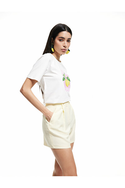 Koton Pantaloni scurți galbeni pentru femei, cu potrivire normală 5SAK40412PW