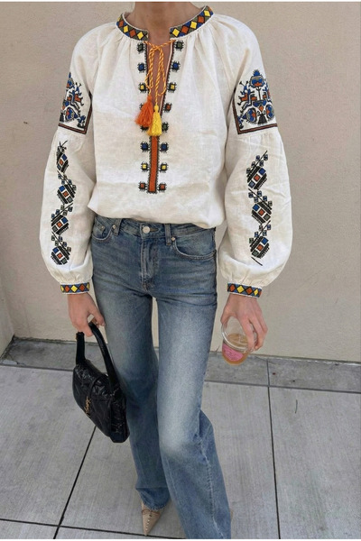 FEMELLE Γυναικεία μπλούζα από βαμβακερό κέντημα με φούντα με μανίκια μπαλόνι με λευκό γιακά