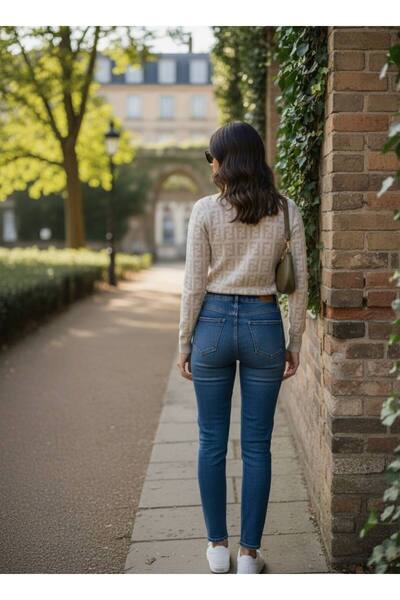 YusGos Women's Crew Neck Letter Pattern High Quality Knitwear Sweater