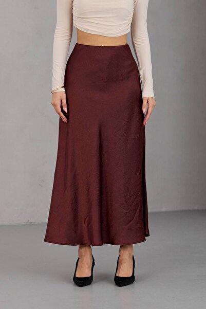 VAGGON Women's Burgundy Satin Textured Long A-Line Skirt Vs01687