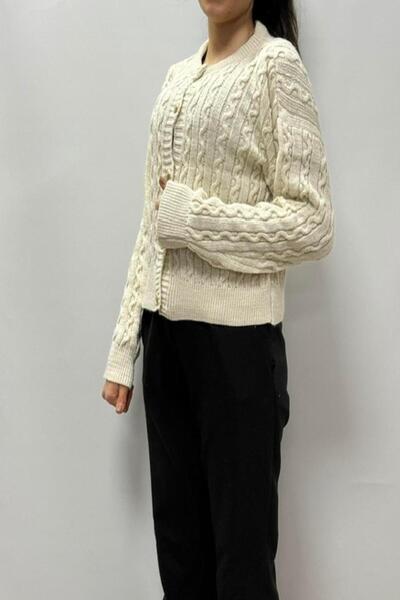 hipatu Hair Braid Gold Button Cardigan(1802)