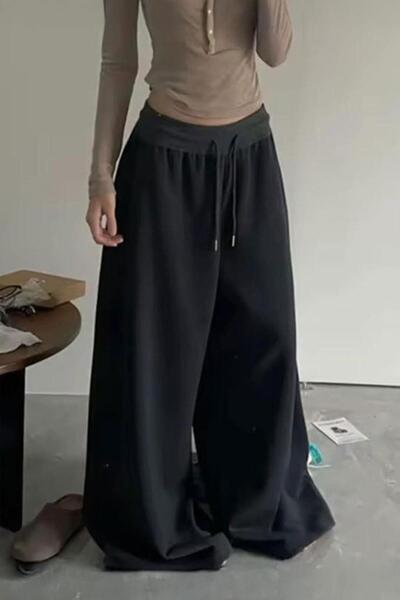 Karakedi Βασική αθλητική φόρμα με λεπτομέρεια από λάστιχο στη μέση με χοντρή ρίγα