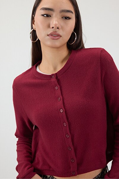 Ware Women's Crew Neck Burgundy Basic Cardigan