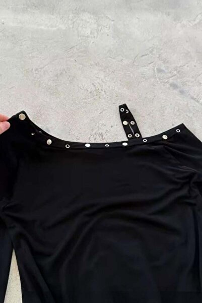 Karakedi Single Strap Shoulder Detail Collar Buttoned Black Long Sleeve Crop Bodysuit