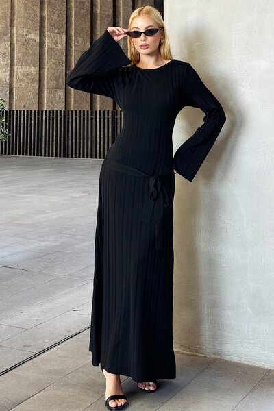 VAGGON Γυναικείο μαύρο πλεκτό φόρεμα με λαιμόκοψη και ισπανικό μανίκι με λεπτομέρεια με κορδόνια Prmx12964