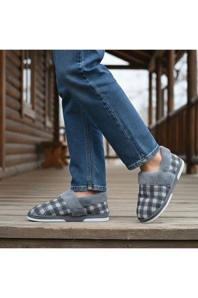 OEM Men's fur slippers, for indoors or short trips outside, D311