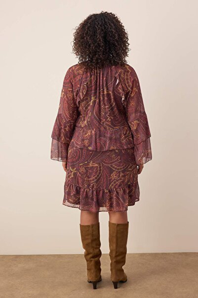 Trendyol Curve Φόρεμα με πολύχρωμο σχέδιο σάλι Yoryo σιφόν υφαντό μεγάλου μεγέθους TBBAW26AH00078