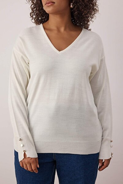 Trendyol Curve Ecru V-Neck Button Detailed Knitwear Sweater Tbbaw23An00043