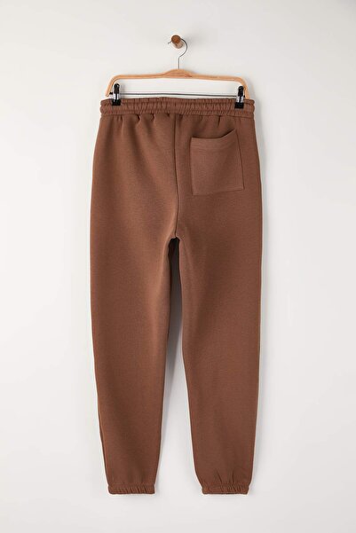 Trendyol Collection Καφέ Φούτερ κανονικής κοπής με ελαστικό πόδι/Ζεστό εσωτερικό φλις TMNAW22EA0346