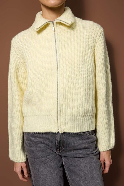 Trendyol Collection Wardrobe Essentials Yellow Zippered Soft Textured Wide Fit Knitwear Cardigan | Twoaw26Hi00049