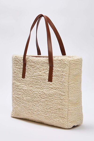 TRENDYOL SHOES Cream Plush Maxi Large Tote Women's Shoulder Bag Takaw26Oc00058