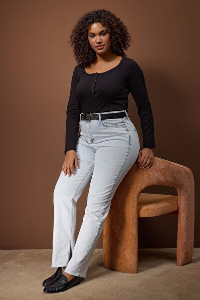 Trendyol Curve Black Knitted Bodycon Button Detail Plus Size Blouse Tbbaw26Af00008